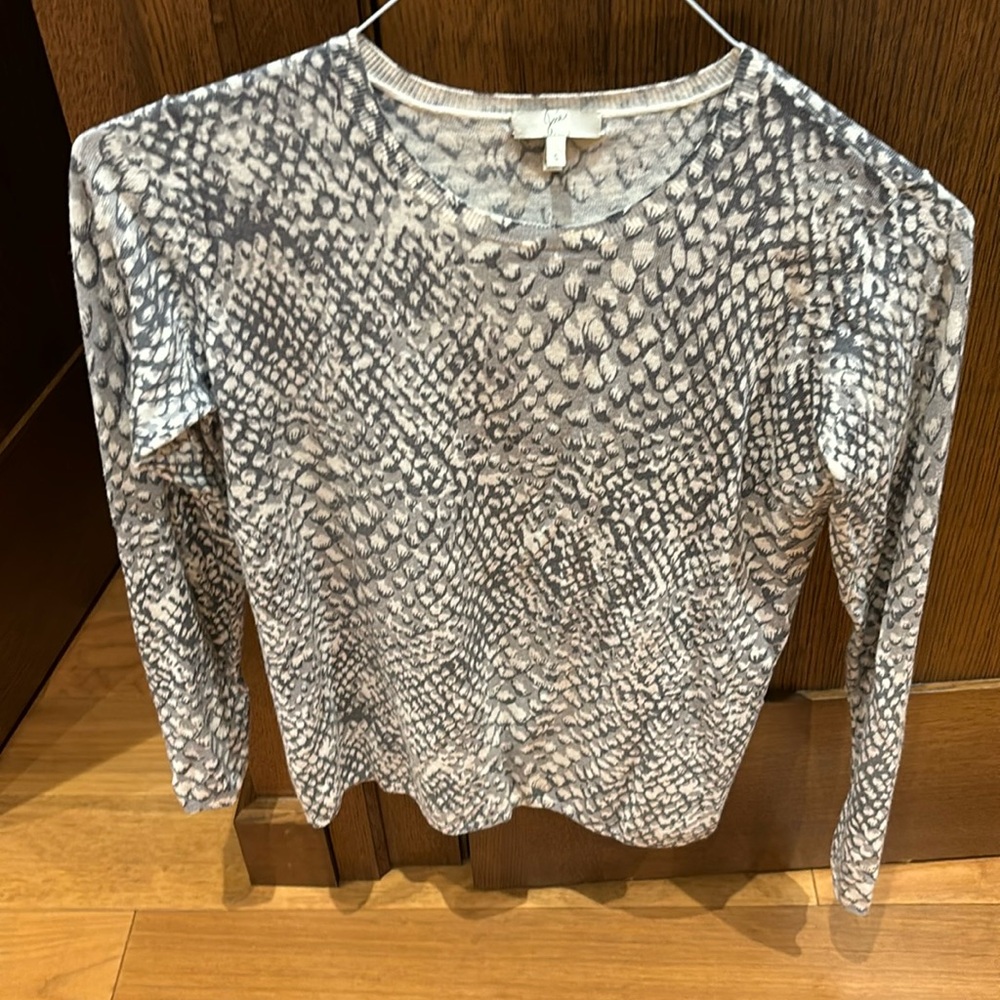 Joie pullover gray white geometric shape sweater